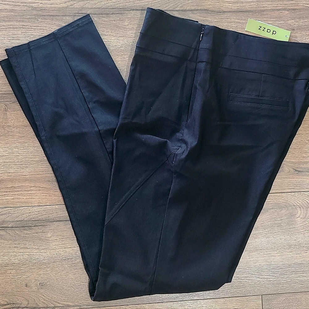 NWT'S - DAZZ - Black Skinny Stretch Pant, Front Pockets, Classic Pant - size XXL